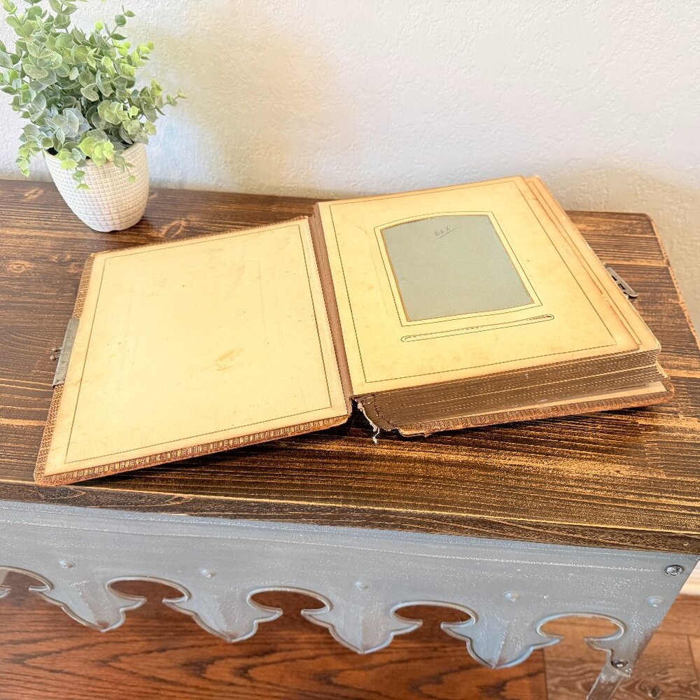 142-Year-Old Victorian Leather Photo Album with 15 Photos - Picture 11 of 17